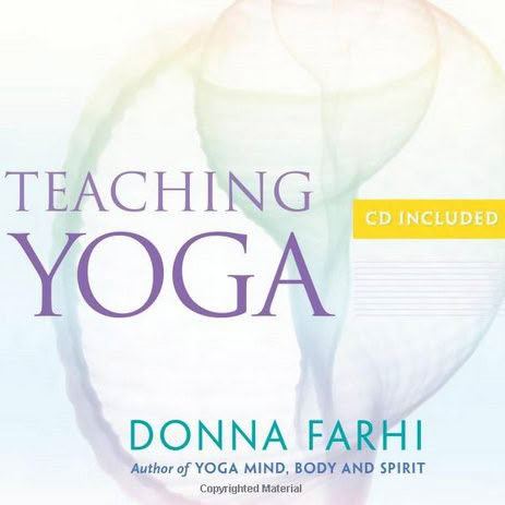 Teaching Yoga - Paperback