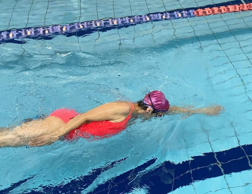 Donna swimming-sml Donna swimming lengths